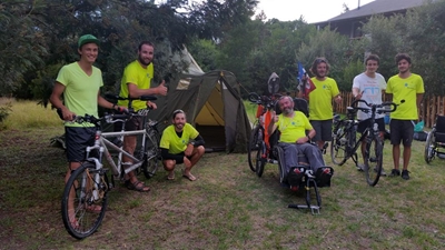 French cyclists for MS pass through Knysna